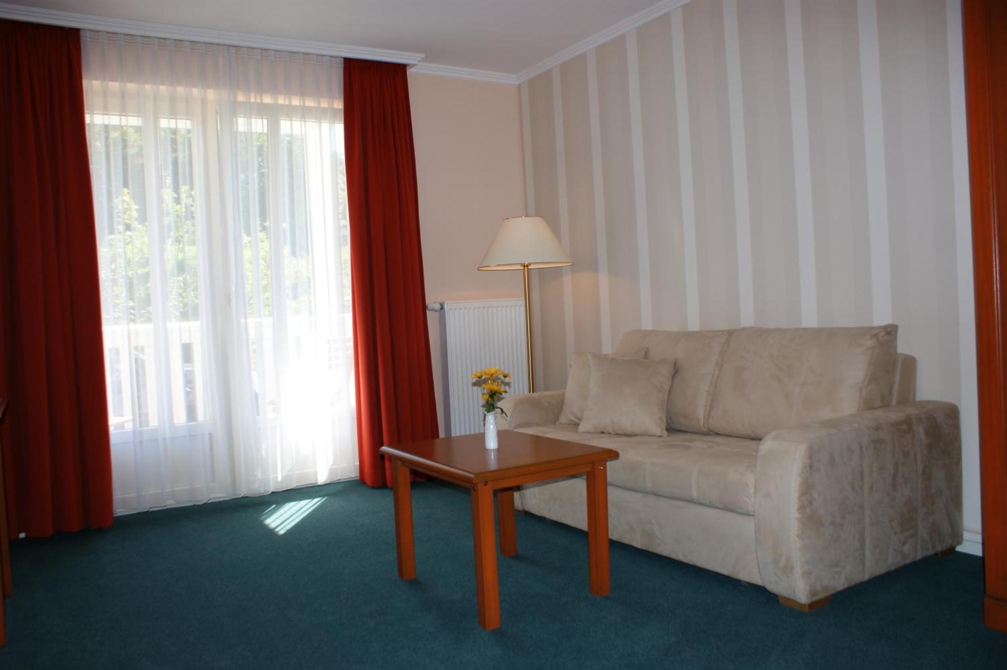Hotel Pension Bellevue 바트 도베란 외부 사진