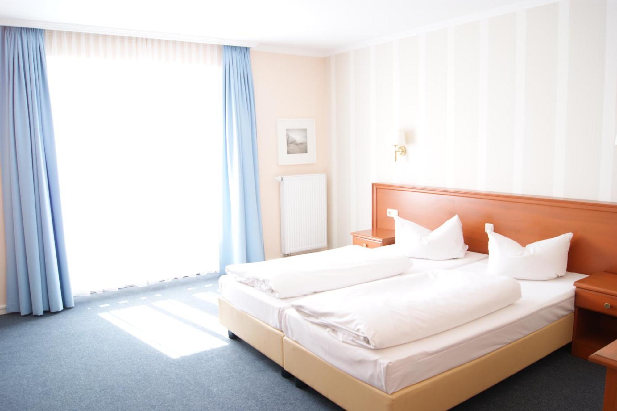 Hotel Pension Bellevue 바트 도베란 외부 사진