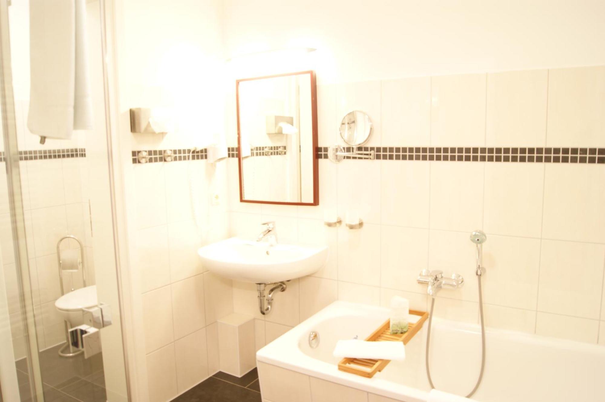 Hotel Pension Bellevue 바트 도베란 외부 사진