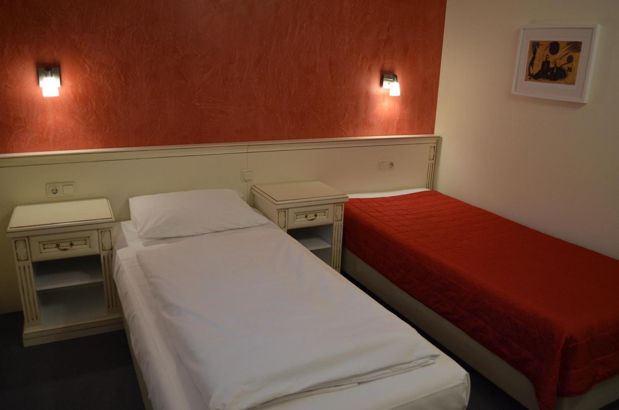 Hotel Pension Bellevue 바트 도베란 객실 사진